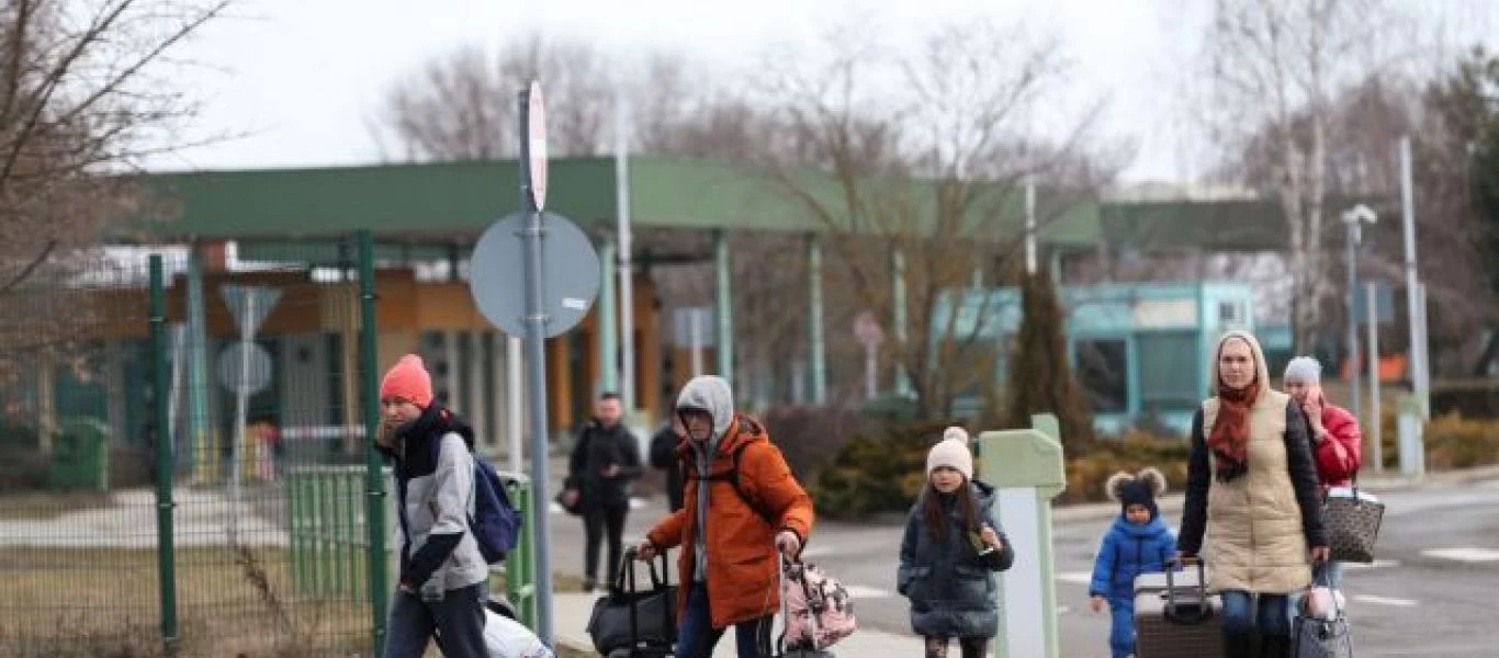Η Ουγγαρία ανοίγει ανθρωπιστικό διάδρομο για πολίτες από τρίτες χώρες που εγκαταλείπουν την Ουκρανία